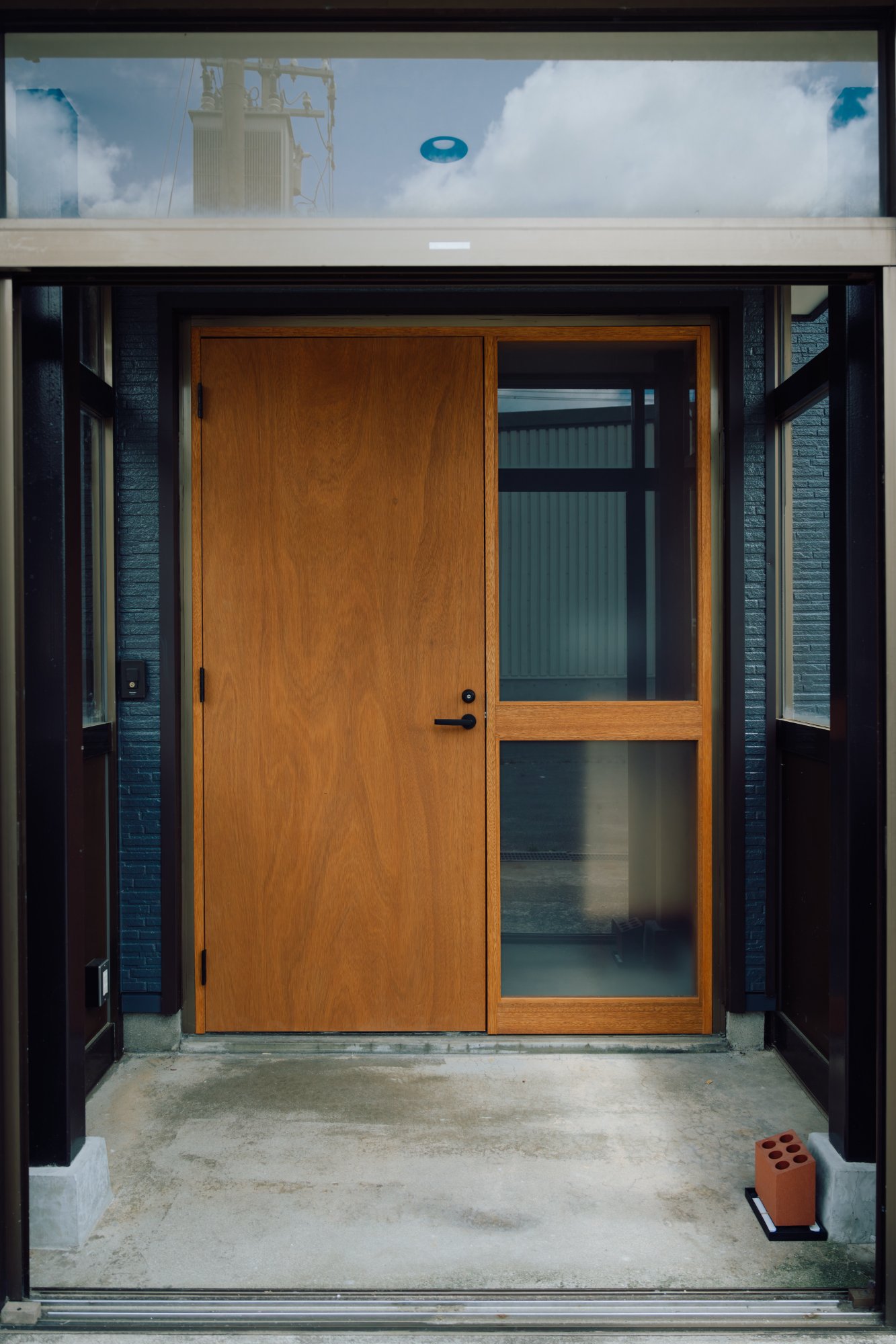 ひるね 玄関ドア