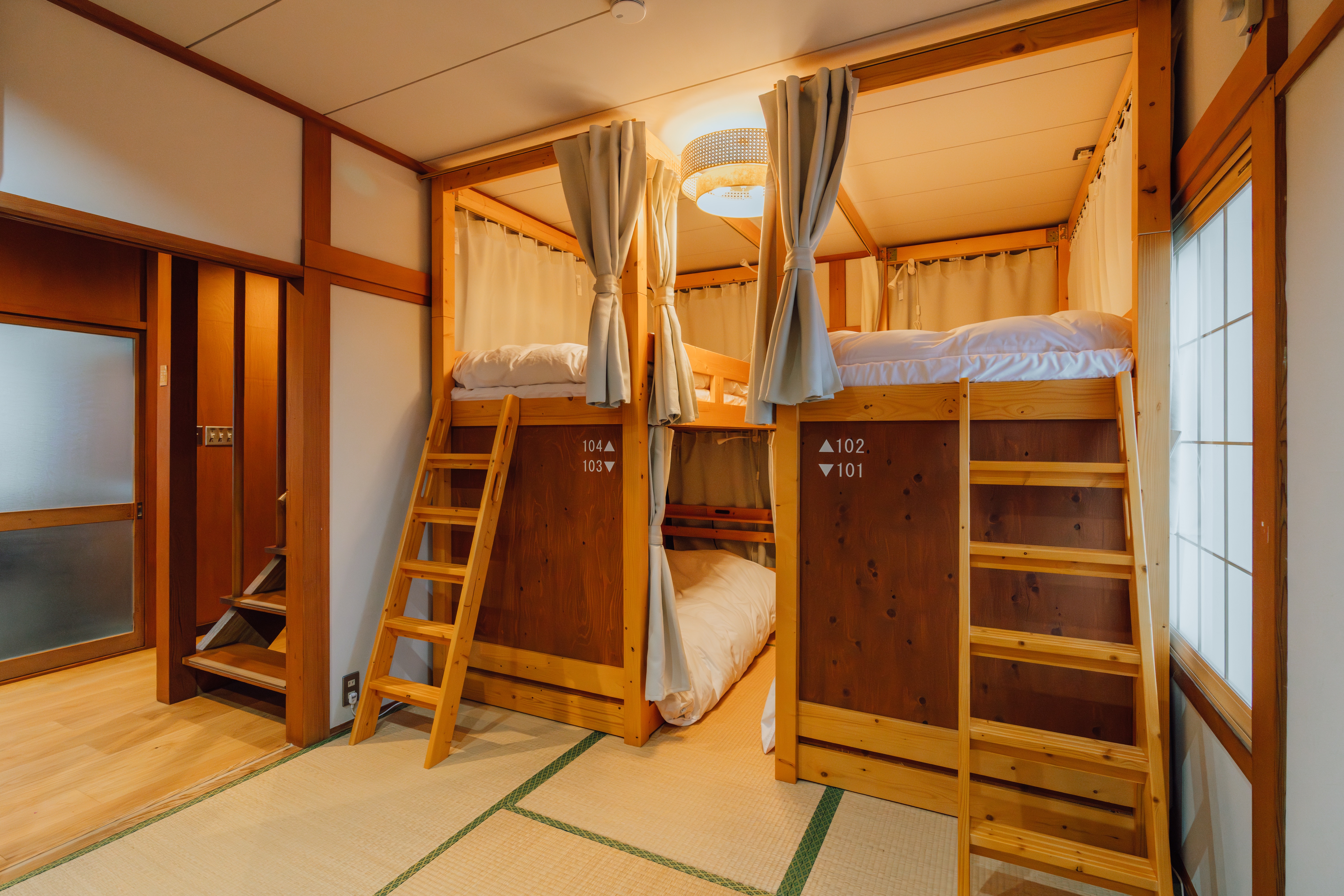 ドミトリー 二段ベッド